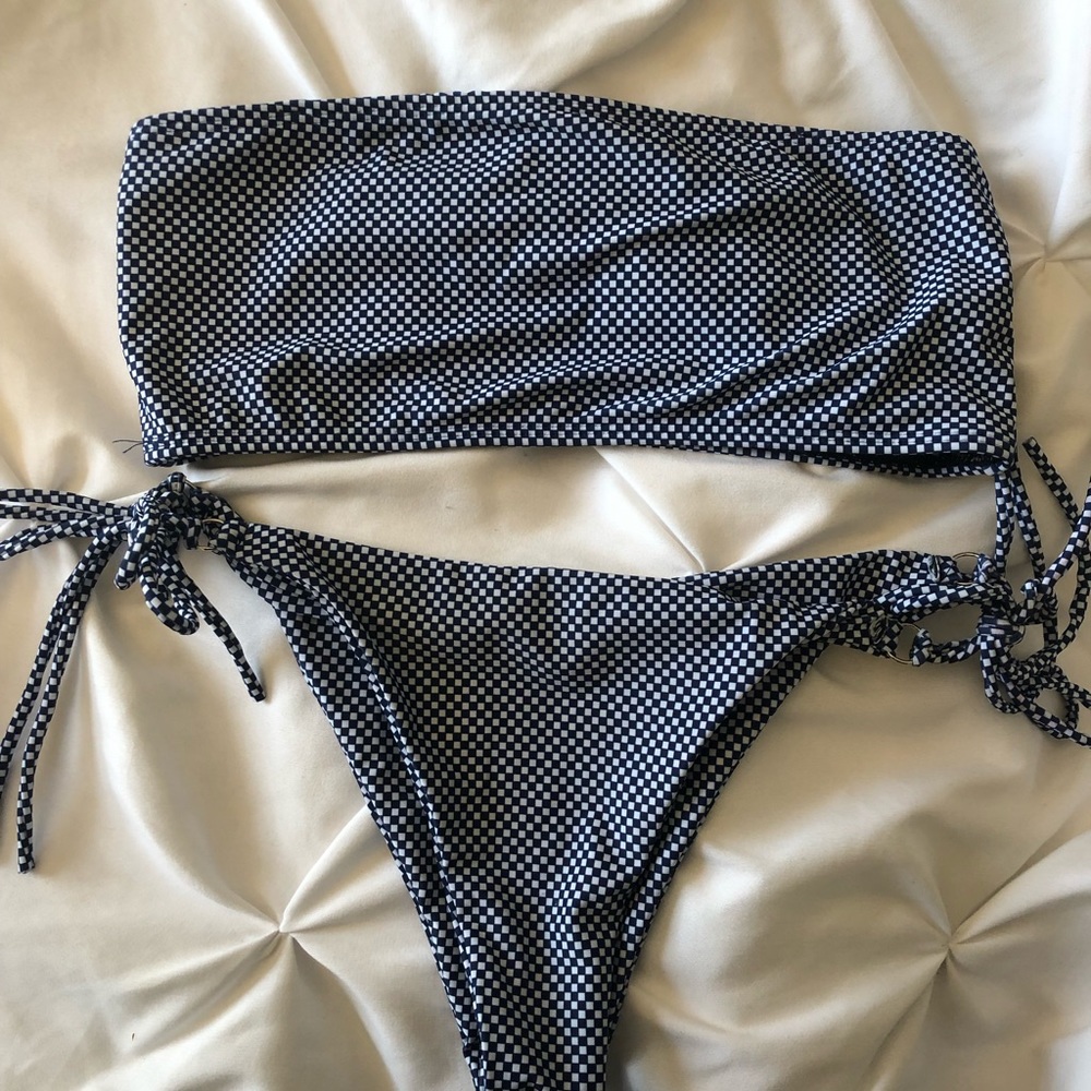 Super cute navy checkered bandeau swimmy!